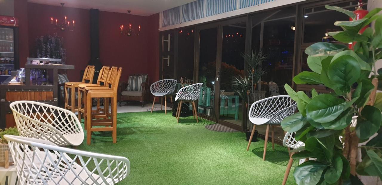 Stoneridge Hotel Гарипдам Екстериор снимка